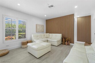 181 Mentor Dr in Naples, FL - Building Photo - Building Photo