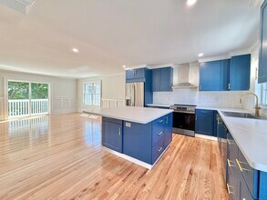 24 Hoyt St in Stamford, CT - Building Photo - Building Photo