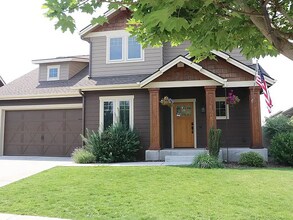 2752 W Sorbonne Dr in Coeur d'Alene, ID - Building Photo - Building Photo