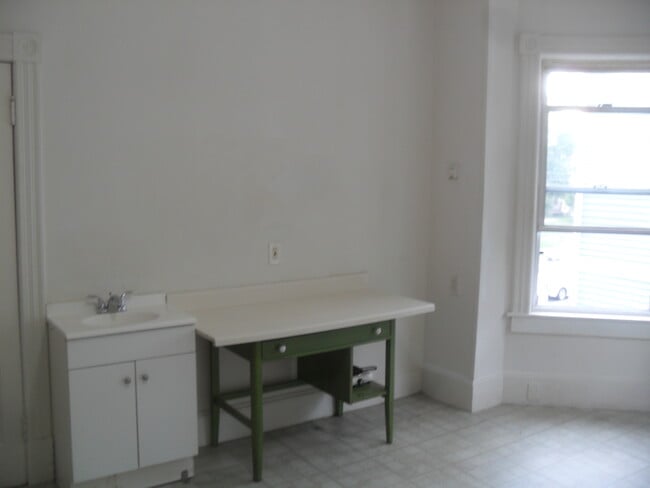 22 Hamlin St in Pittsfield, MA - Building Photo - Building Photo