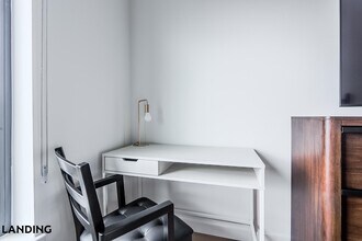 2623 Keene St, Unit 383 in Houston, TX - Foto de edificio - Building Photo