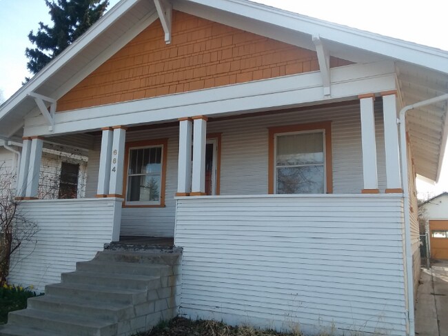 property at 664 N 6th St
