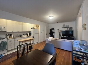 852 Massachusetts Ave, Unit 3 in Cambridge, MA - Foto de edificio - Building Photo