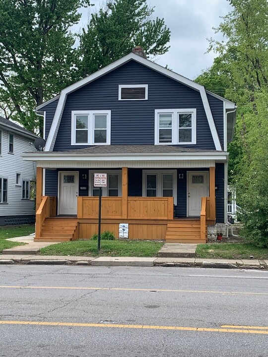 2969-2971-2971 Indianola Ave in Columbus, OH - Building Photo