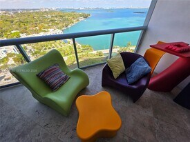 601 NE 36th St in Miami, FL - Building Photo