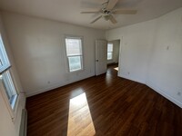 1106 Locust St, Unit 2 photo'