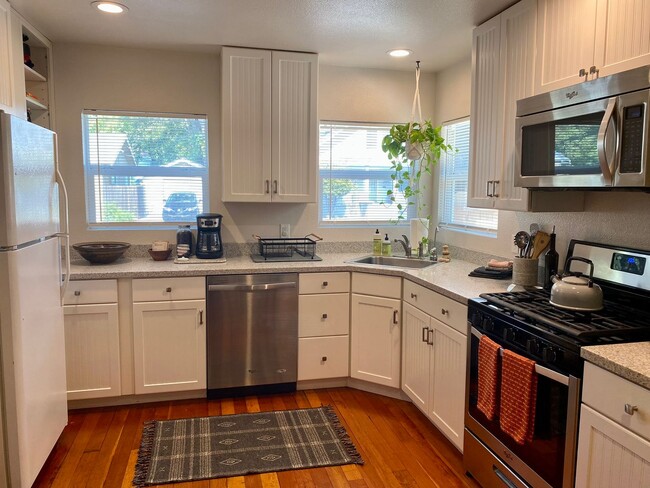 467 E 9th St in Chico, CA - Building Photo - Building Photo