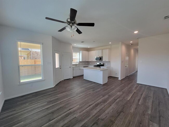937 Tillman Ln in East Bernard, TX - Building Photo - Building Photo