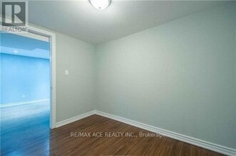 45 Snowball Crescent in Toronto, ON - Building Photo - Building Photo
