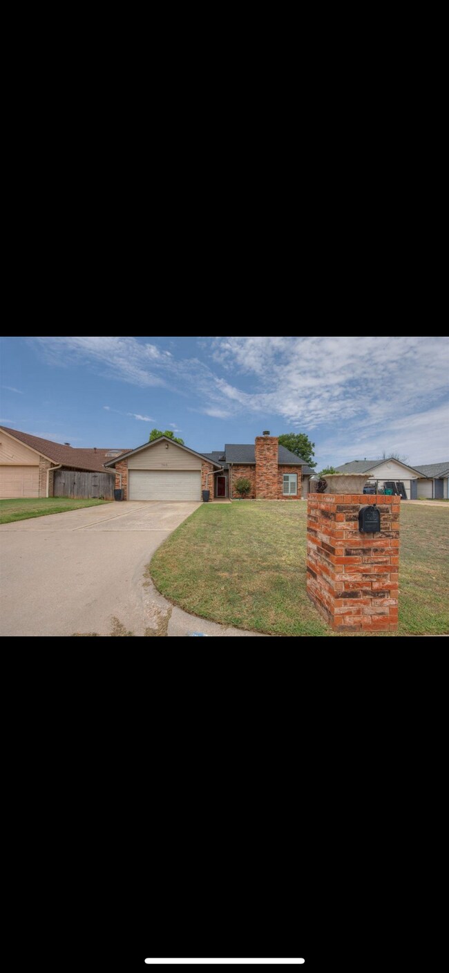 7613 Maehs Cir in Oklahoma City, OK - Building Photo - Building Photo