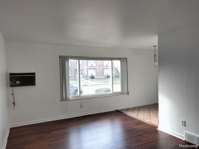 4830 Briarwood Ave in Royal Oak, MI - Building Photo - Building Photo