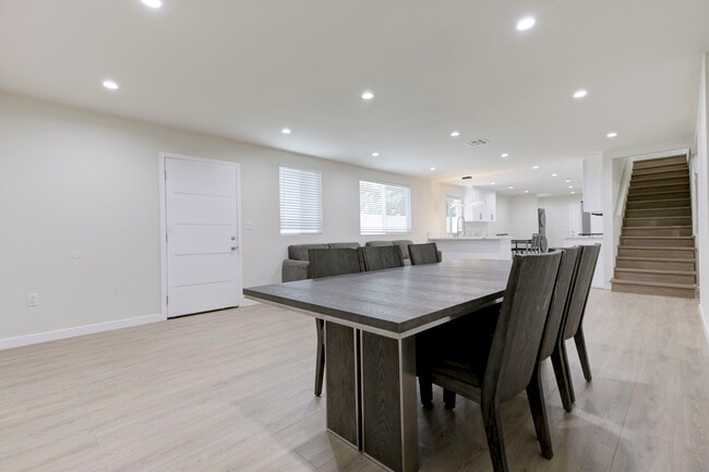 7711 Forsythe St in Tujunga, CA - Foto de edificio - Building Photo