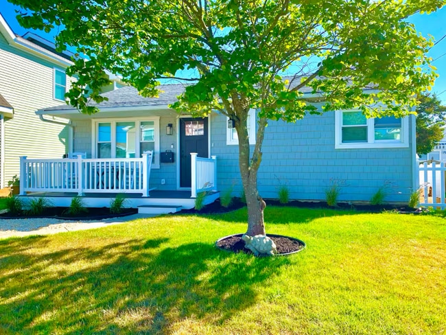 property at 213 E Syracuse Ave
