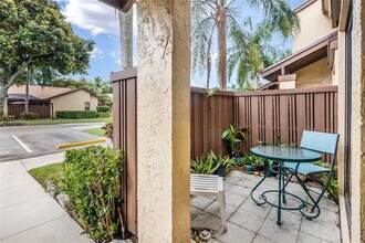 3952 Cocoplum Cir in Coconut Creek, FL - Building Photo - Building Photo