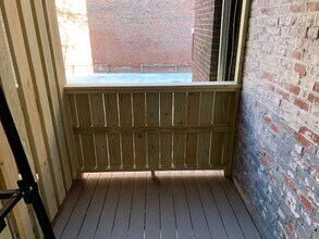 1736 Beacon St, Unit 2A in Brookline, MA - Foto de edificio - Building Photo