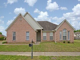 7031 Fernbank Ln in Memphis, TN - Building Photo