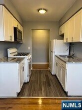 117 W Roselle Ave-Unit -12 in Roselle, NJ - Building Photo - Building Photo