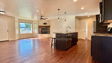 302 Ashlin Ct in Sandpoint, ID - Building Photo - Building Photo