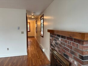 300 Falmouth Rd in Mashpee, MA - Foto de edificio - Building Photo