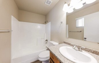 2243 W Roeser Rd in Phoenix, AZ - Building Photo - Building Photo