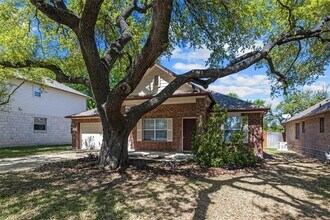 3816 Harvey Penick Dr in Round Rock, TX - Building Photo - Building Photo