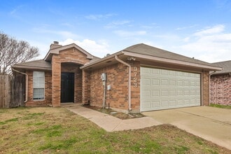 9723 Pinehurst Ln, Unit 0802 in Dallas, TX - Building Photo - Building Photo