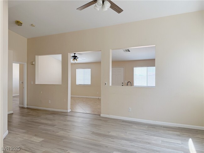 3320 Park Town St in North Las Vegas, NV - Building Photo - Building Photo