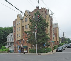 1 Dillon Rd in Larchmont, NY - Building Photo