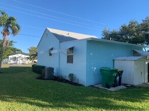 310 SW 2nd Ave in Dania Beach, FL - Building Photo - Building Photo