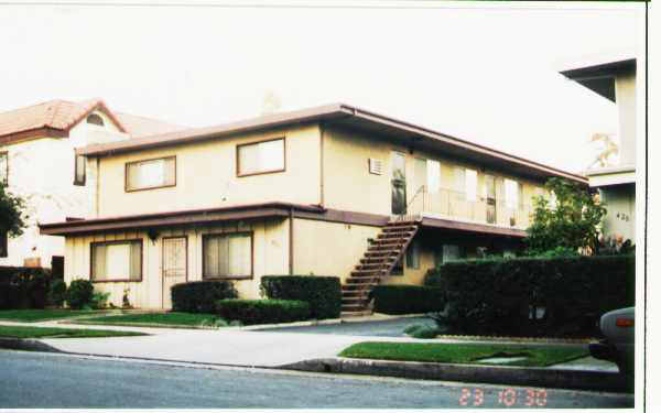 420-426 N Curtis Ave in Alhambra, CA - Building Photo