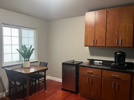 1925 Rock Springs Dr in Hayward, CA - Building Photo