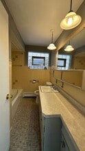 6118 W Gunnison St, Unit 1 in Chicago, IL - Building Photo - Building Photo