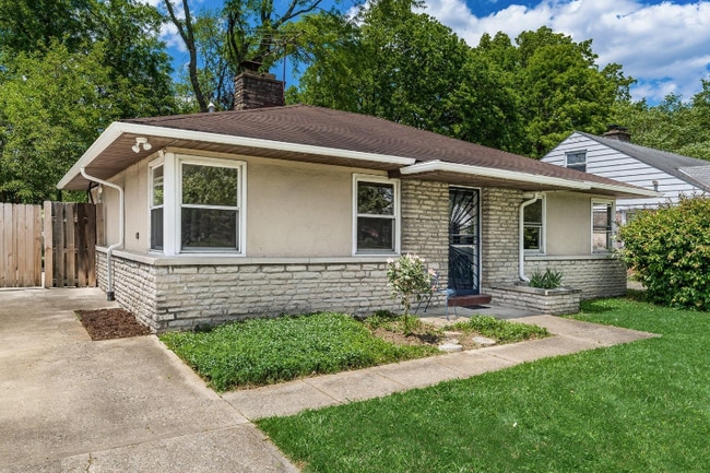 59 N Ashburton Rd in Columbus, OH - Foto de edificio - Building Photo