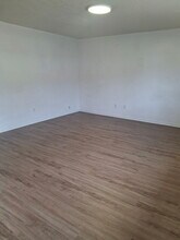 1376 N 260 W in Logan, UT - Foto de edificio - Building Photo