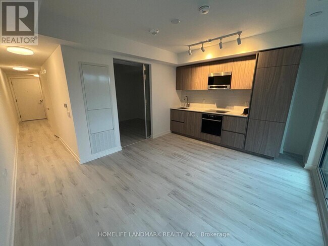 120 Broadway Ave in Toronto, ON - Building Photo - Building Photo