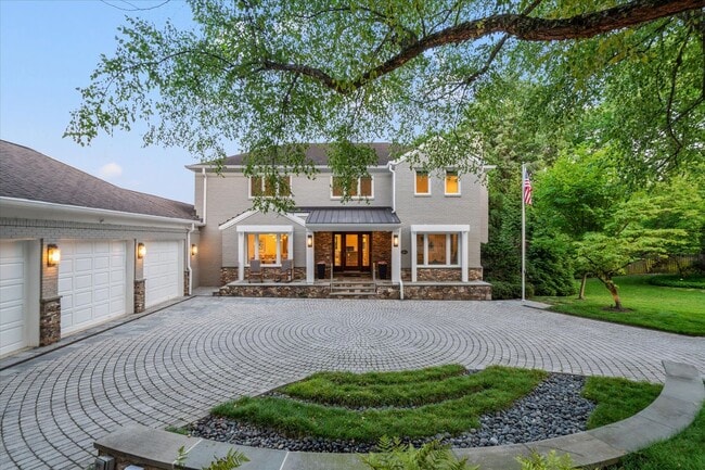 property at 1404 Coventry Ln