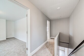 744 Proctor Wy in Pittsburgh, PA - Building Photo - Building Photo