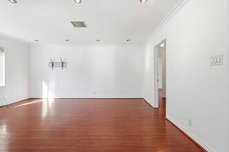 6300 Zelzah Ave in Los Angeles, CA - Building Photo - Building Photo