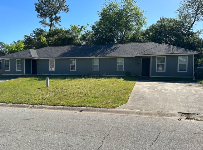 642 Maplewood Dr in Bonaire, GA - Building Photo - Building Photo