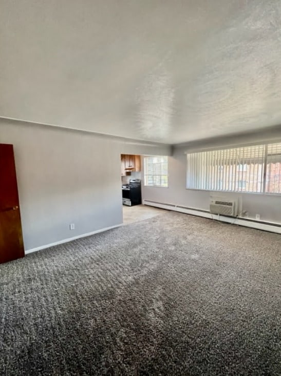 Karen Jean Apartments in Denver, CO - Foto de edificio - Building Photo