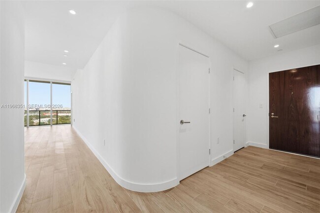 2678 Tigertail Ave in Miami, FL - Building Photo - Building Photo