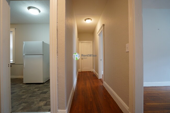 47 Linden St, Unit 4 in Boston, MA - Building Photo - Building Photo