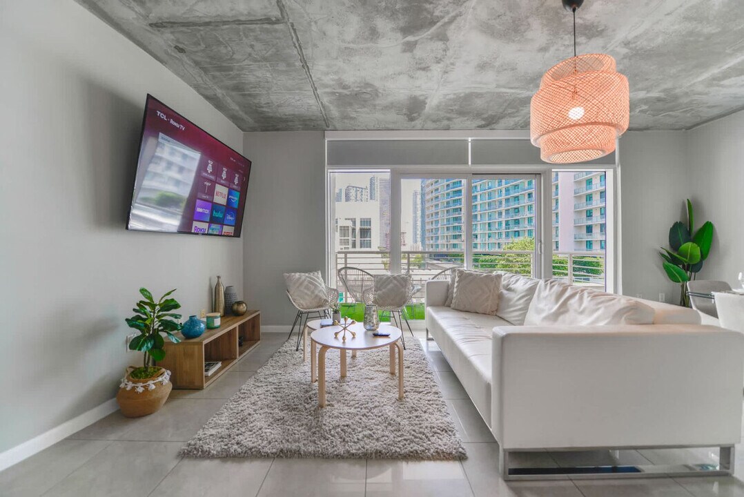 3250 NE 1st Ave in Miami, FL - Building Photo