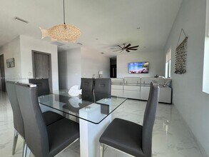 305 Loeb Ave in Key Largo, FL - Building Photo - Building Photo