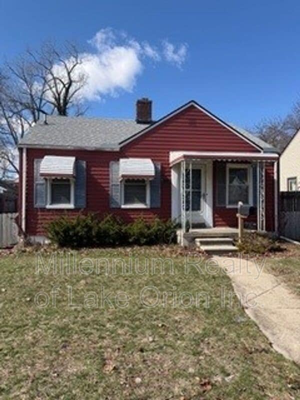 property at 1522 Longfellow Ave