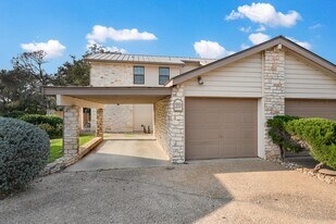 2201 Lakeway Blvd in Lakeway, TX - Building Photo