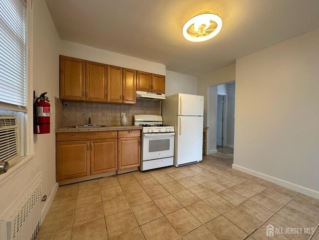 16 Wheeler Ave in Carteret, NJ - Building Photo - Building Photo