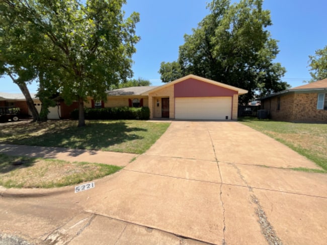 5221 Kingston Dr