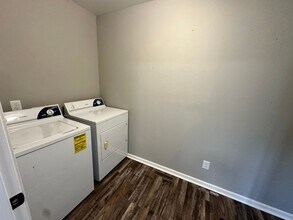 1009 Northwood Dr-Unit -A in Murray, KY - Building Photo - Building Photo