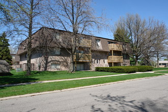 Kimberly Square Apartments in Lansing, MI - Building Photo - Building Photo